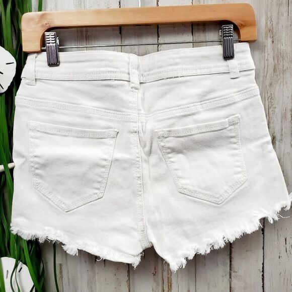 Dollhouse Denim Lace Distressed Shorts White Size 6 - Picture 2 of 6
